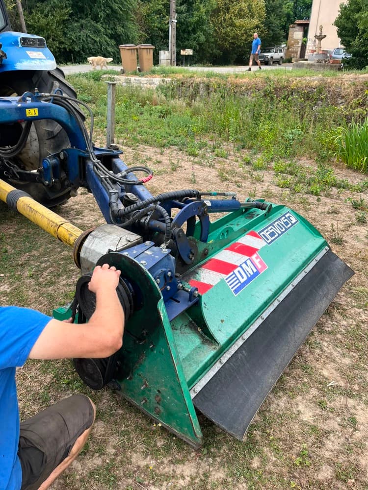 Tonte, coupe et entretien des surfaces — photo temporaire, à remplacer