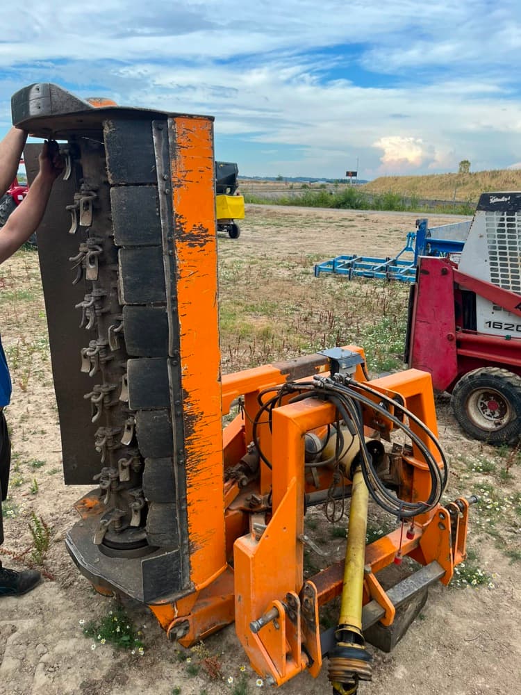 Travail du sol, semis et fertilisation — photo temporaire, à remplacer